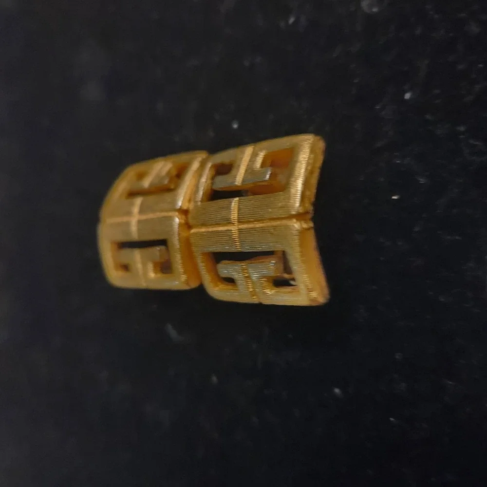 GIVENCHY GG GOLD PLATED EARRINGS‎ Clip-on